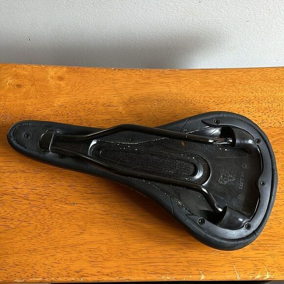 EXCELLENT CONDITION WTB VOLT BIKE SEAT - Picture 3 of 7